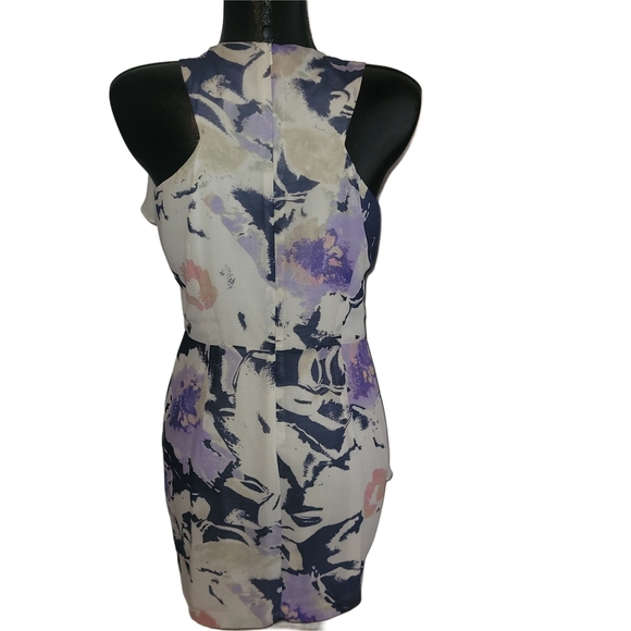 Mexx Sleeveless Pastel Floral Dress with Pleat Details - Picture 6 of 7